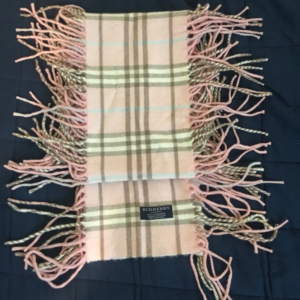 Authentic Burberry London RARE Cashmere Nova Check “HAPPINESS “Pink Fringe Scarf